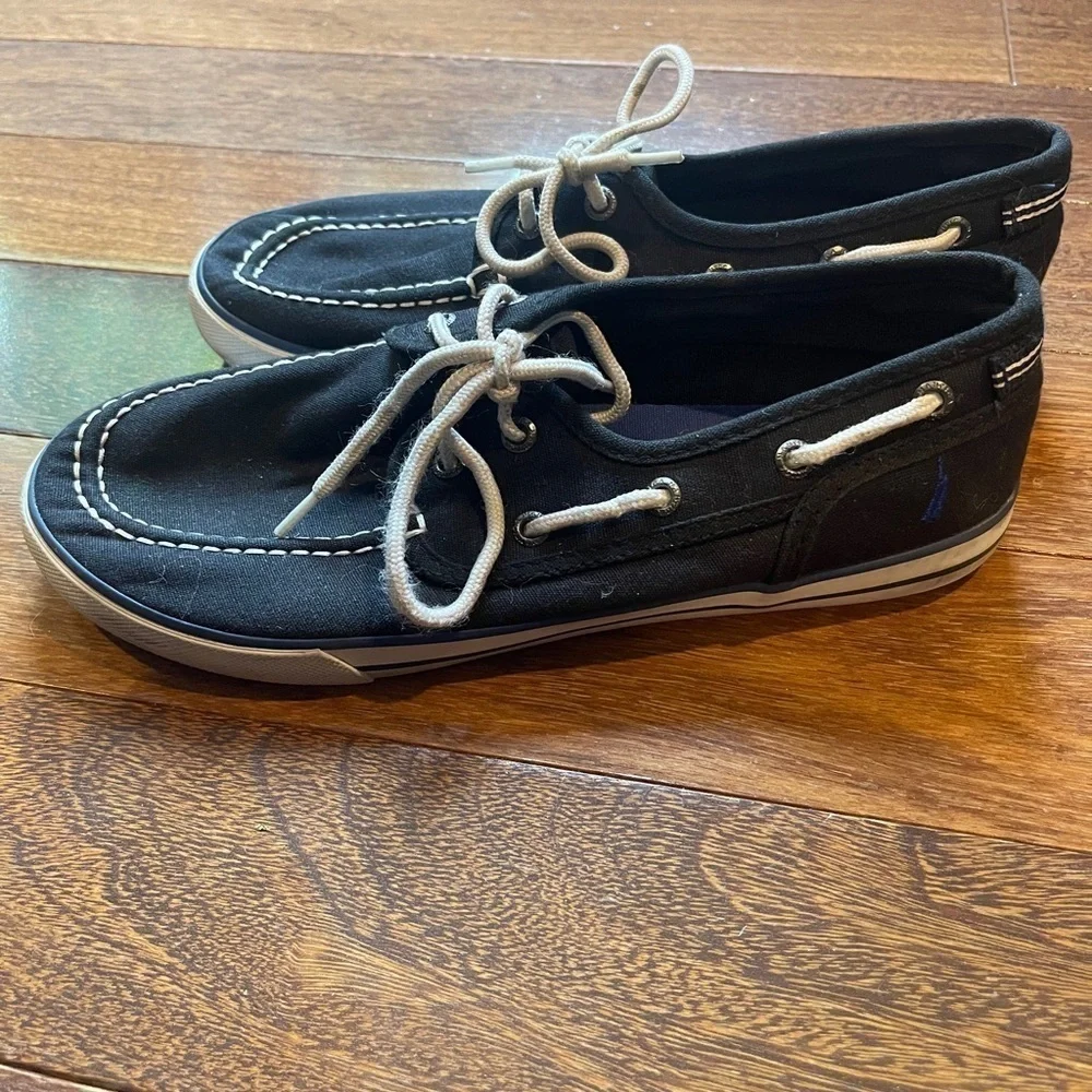 Nautica Boat Shoes Size 5